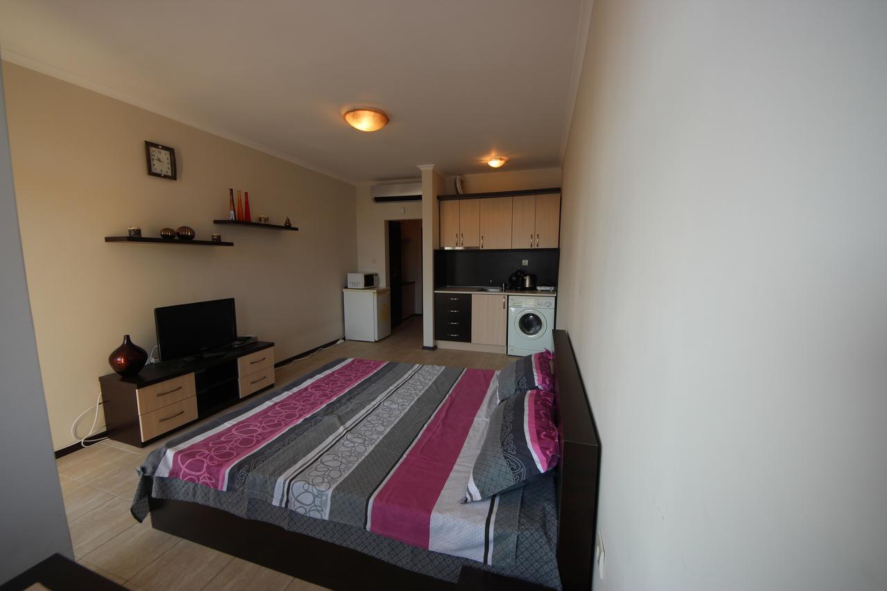Menada Crystal Park Apartments Сонячний Берег Екстер'єр фото